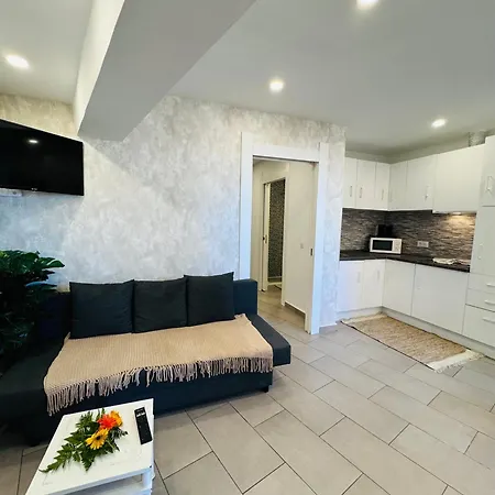 Apartman Americas And Nightlife